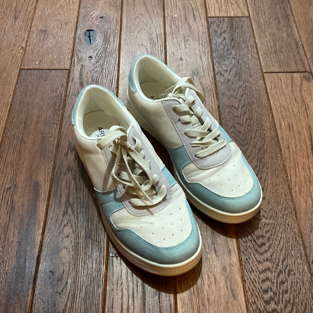 Womens shoes